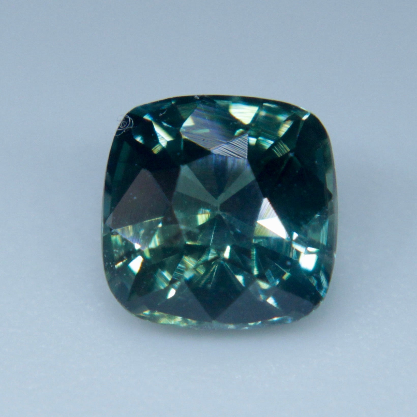 Earth-sourced green sapphire for bespoke fine jewelry