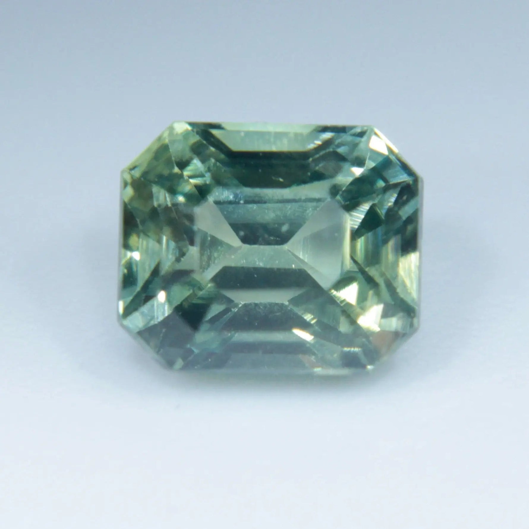 Natural Green Sapphire - Sapphirepal