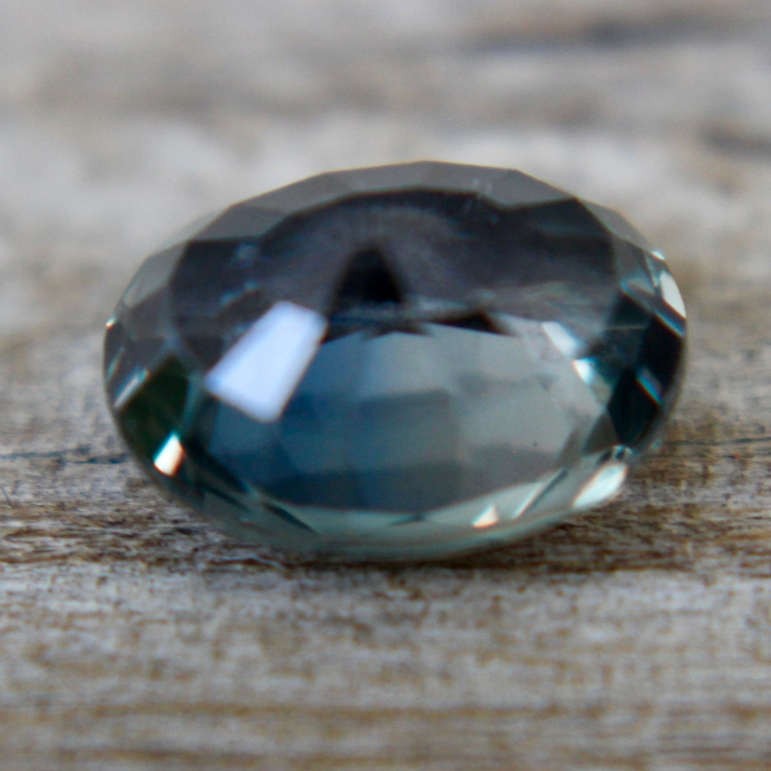 Natural Green Sapphire - Sapphirepal