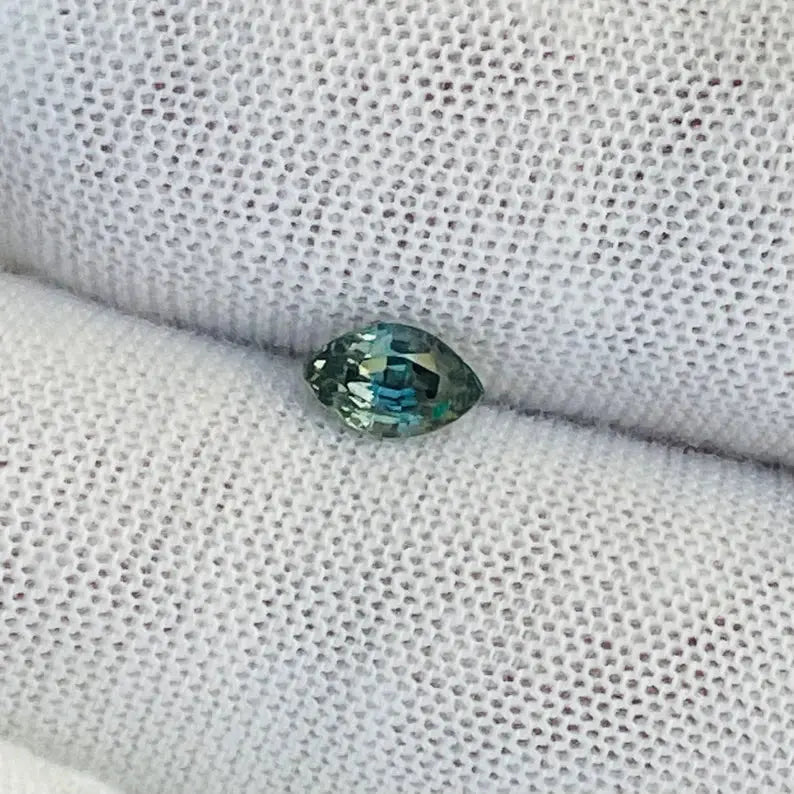 Natural Green Sapphire - Sapphirepal