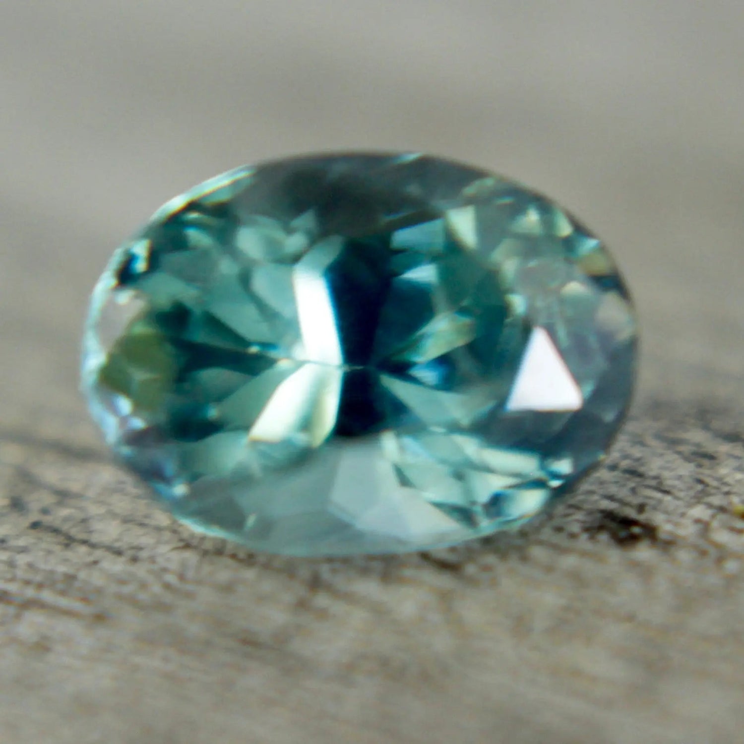 Natural Green Sapphire - Sapphirepal