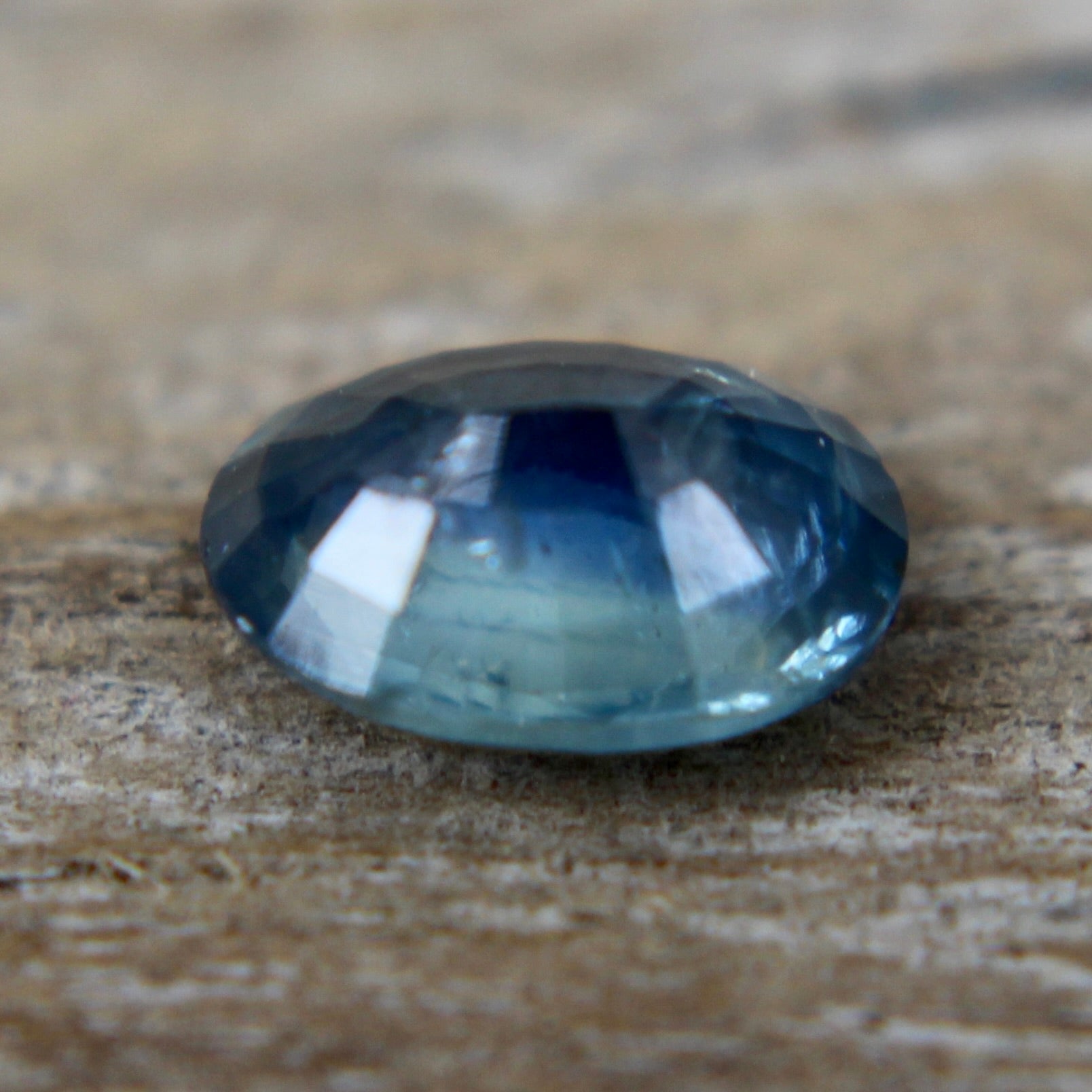 Natural Green Sapphire - Sapphirepal