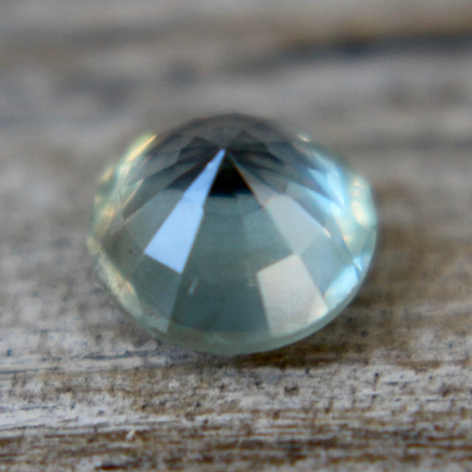 Unheated green sapphire round faceted gemstone for engagement ring