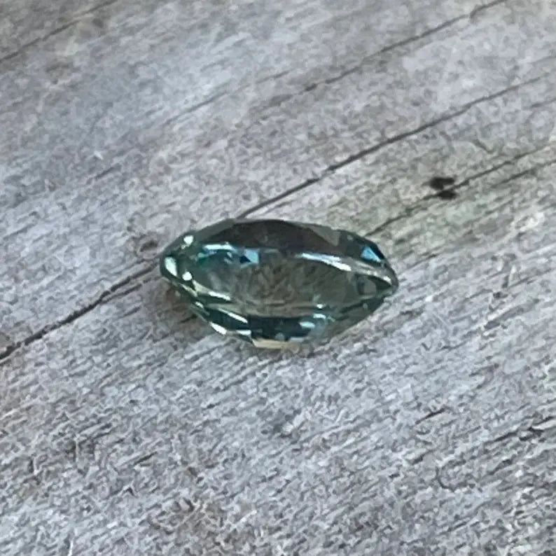 Natural Green Sapphire - Sapphirepal