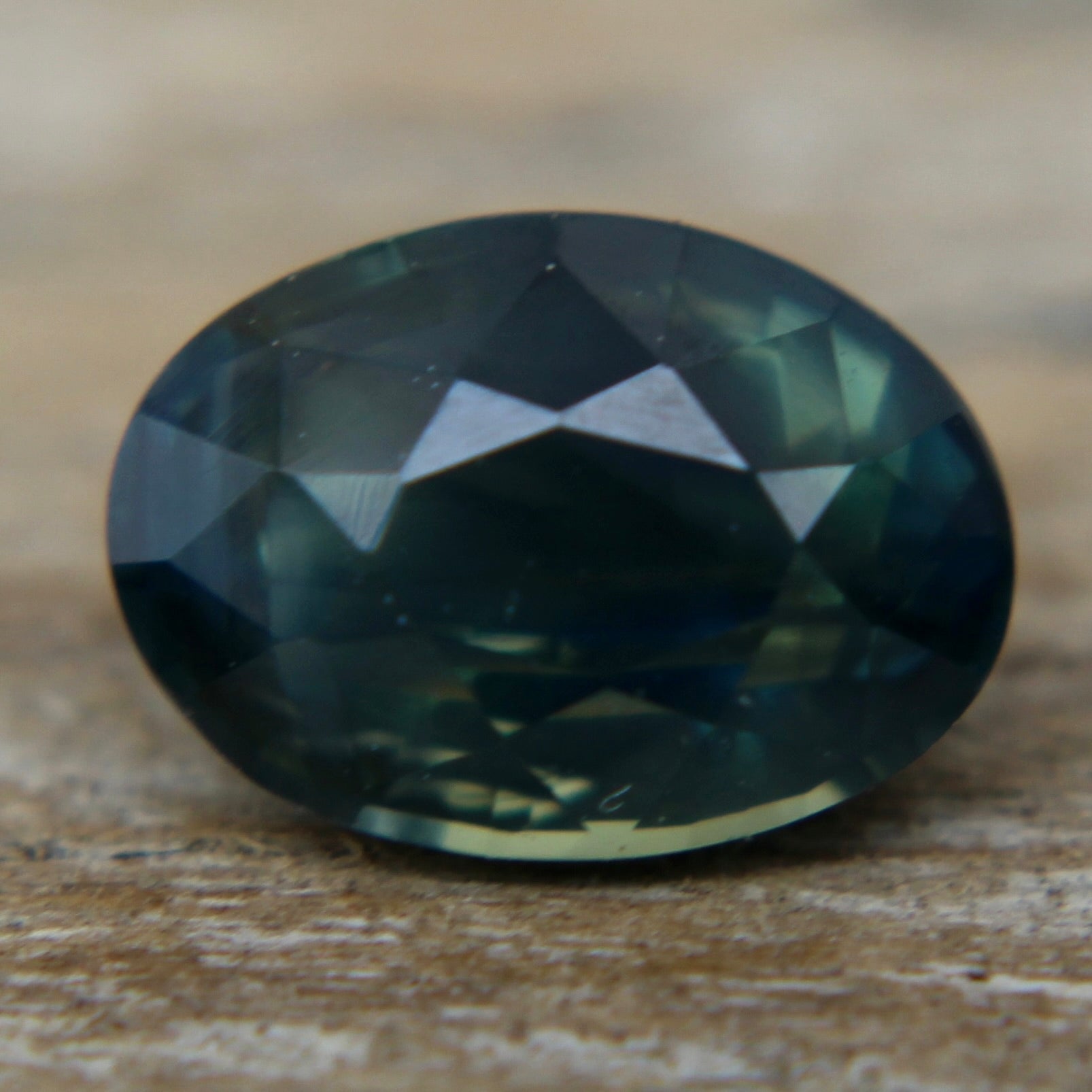 Natural Green Sapphire - Sapphirepal