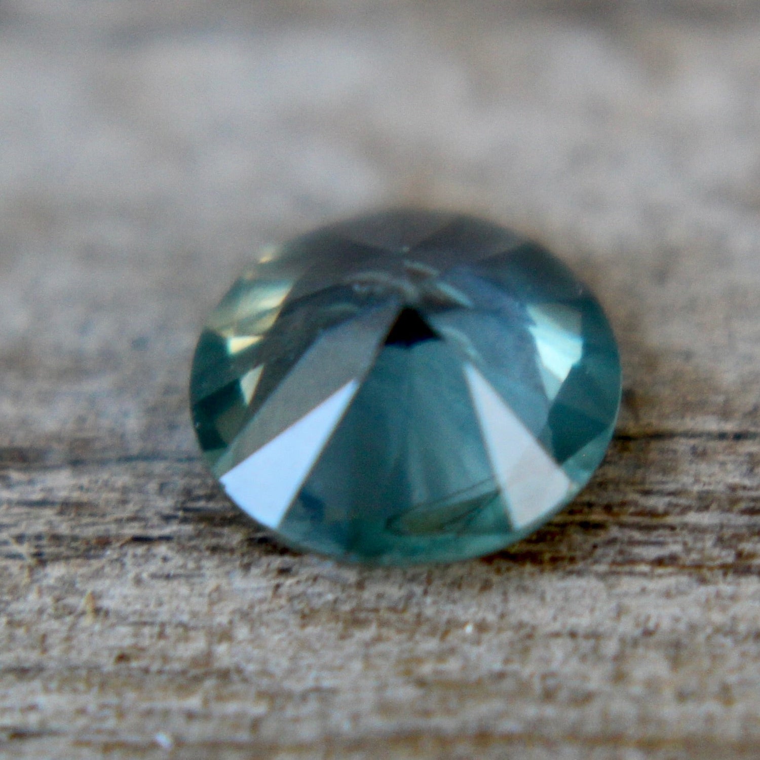 Natural Green Sapphire - Sapphirepal