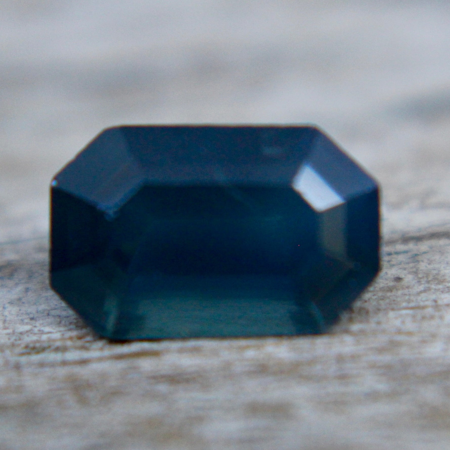 Natural Green Sapphire - Sapphirepal