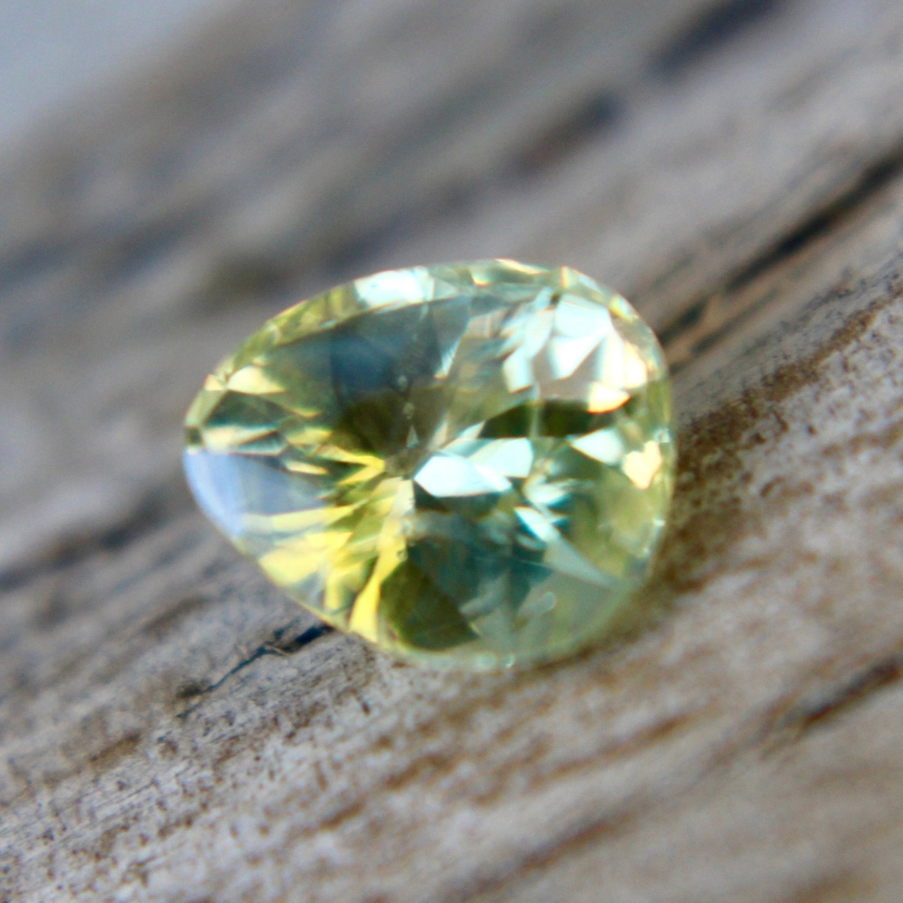 Natural Green Sapphire - Sapphirepal