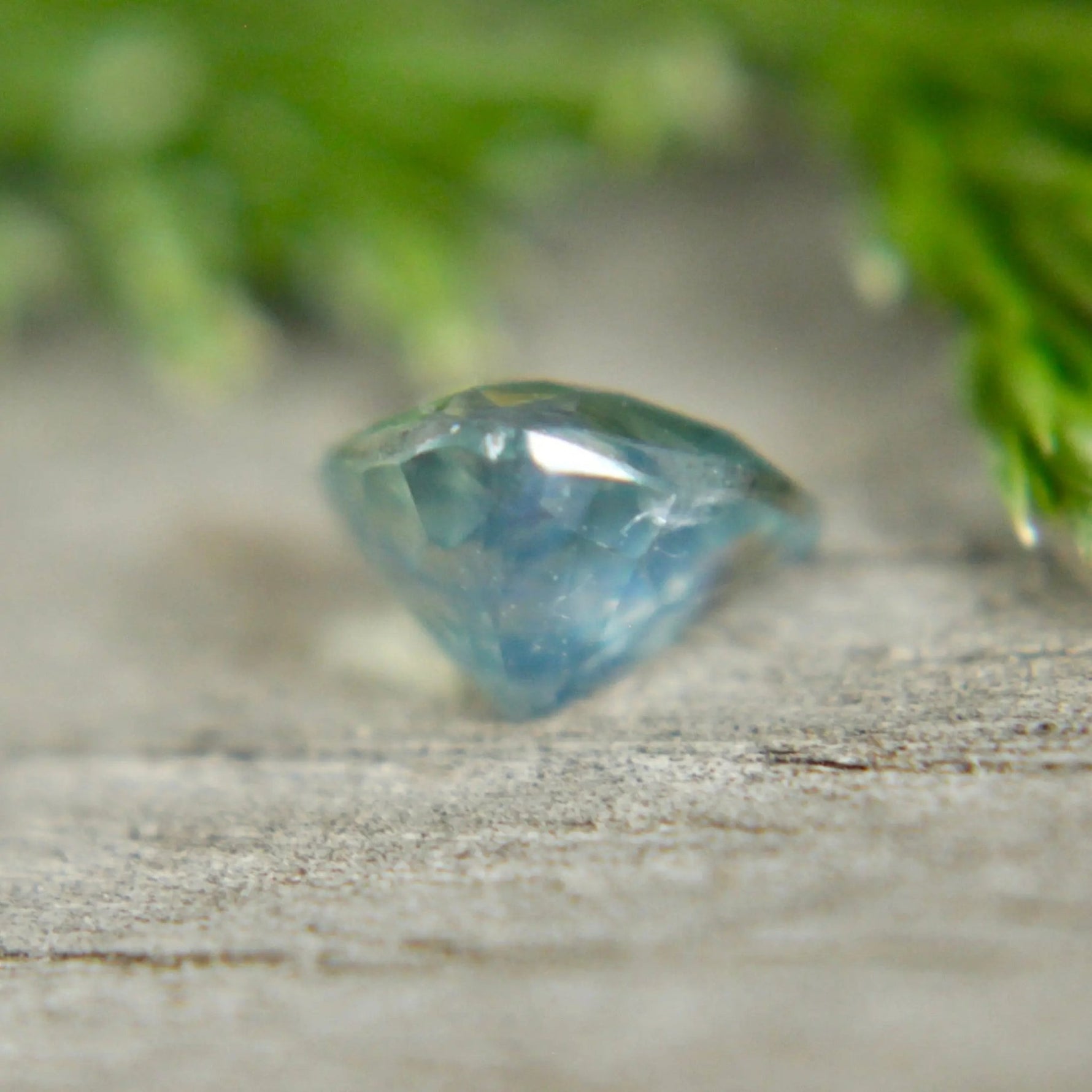 Natural Green Sapphire - Sapphirepal