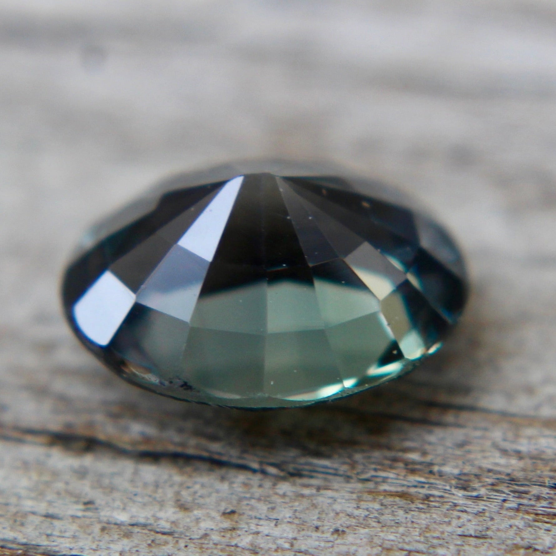Natural Green Sapphire - Sapphirepal