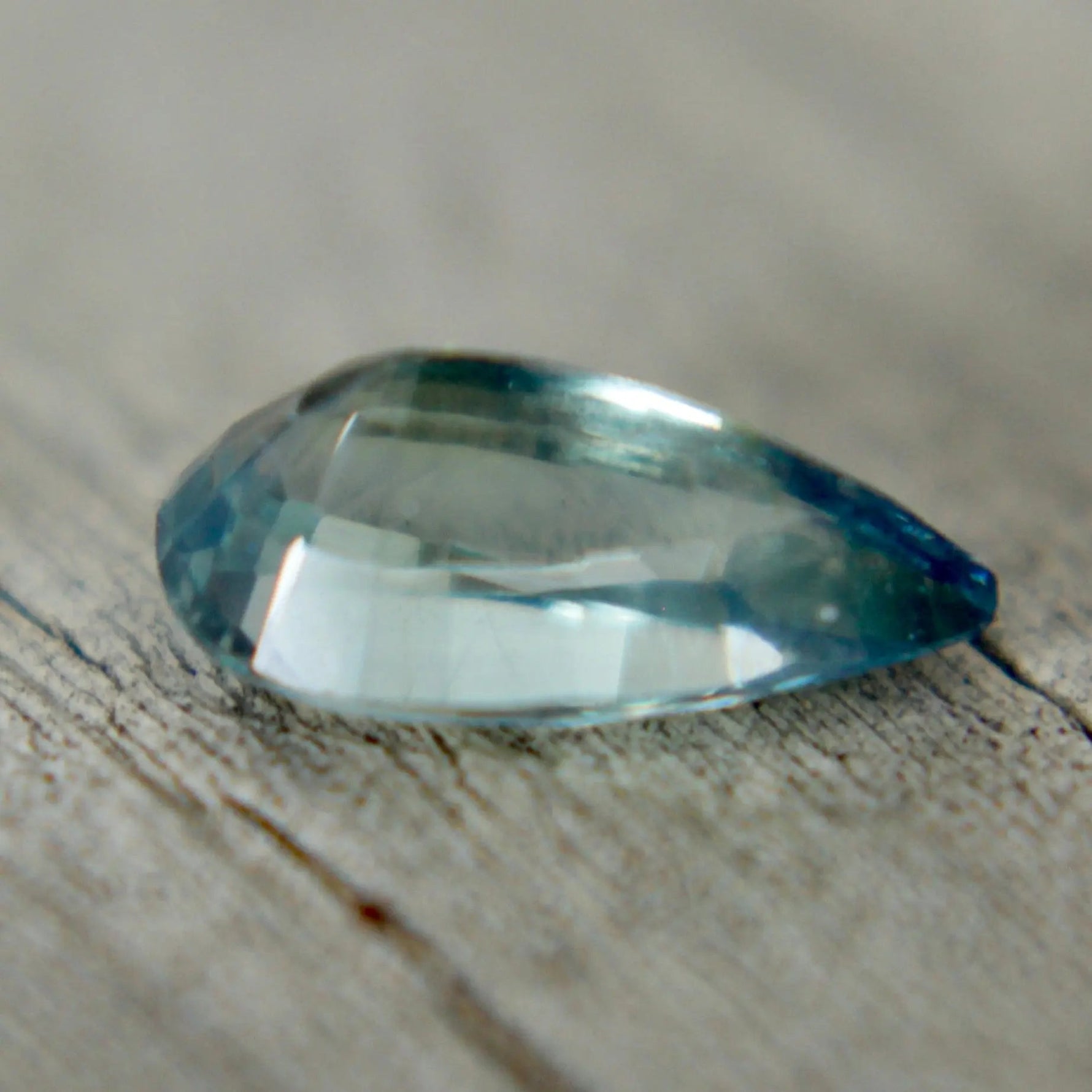 Natural Green Sapphire - Sapphirepal