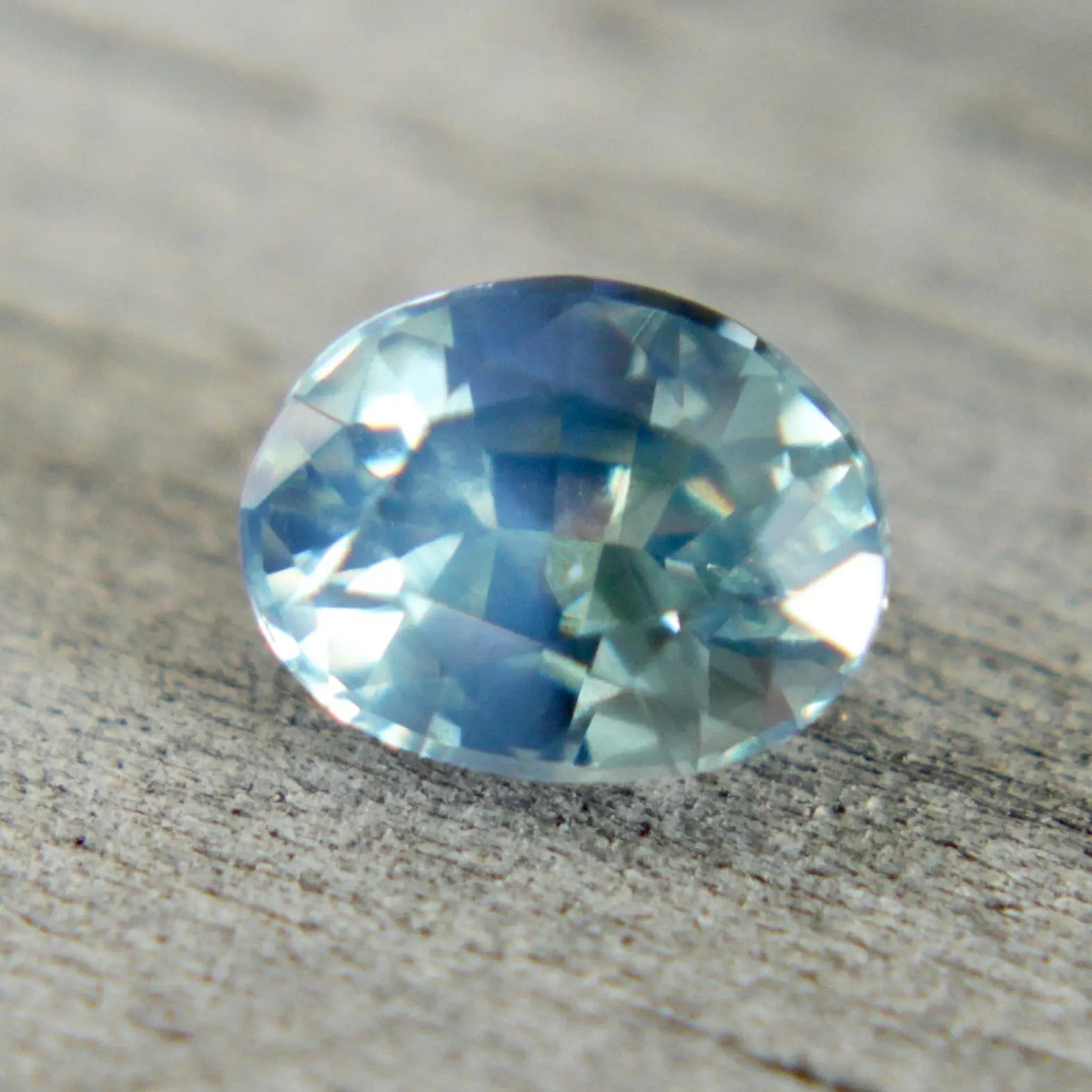 Natural Green Sapphire - Sapphirepal