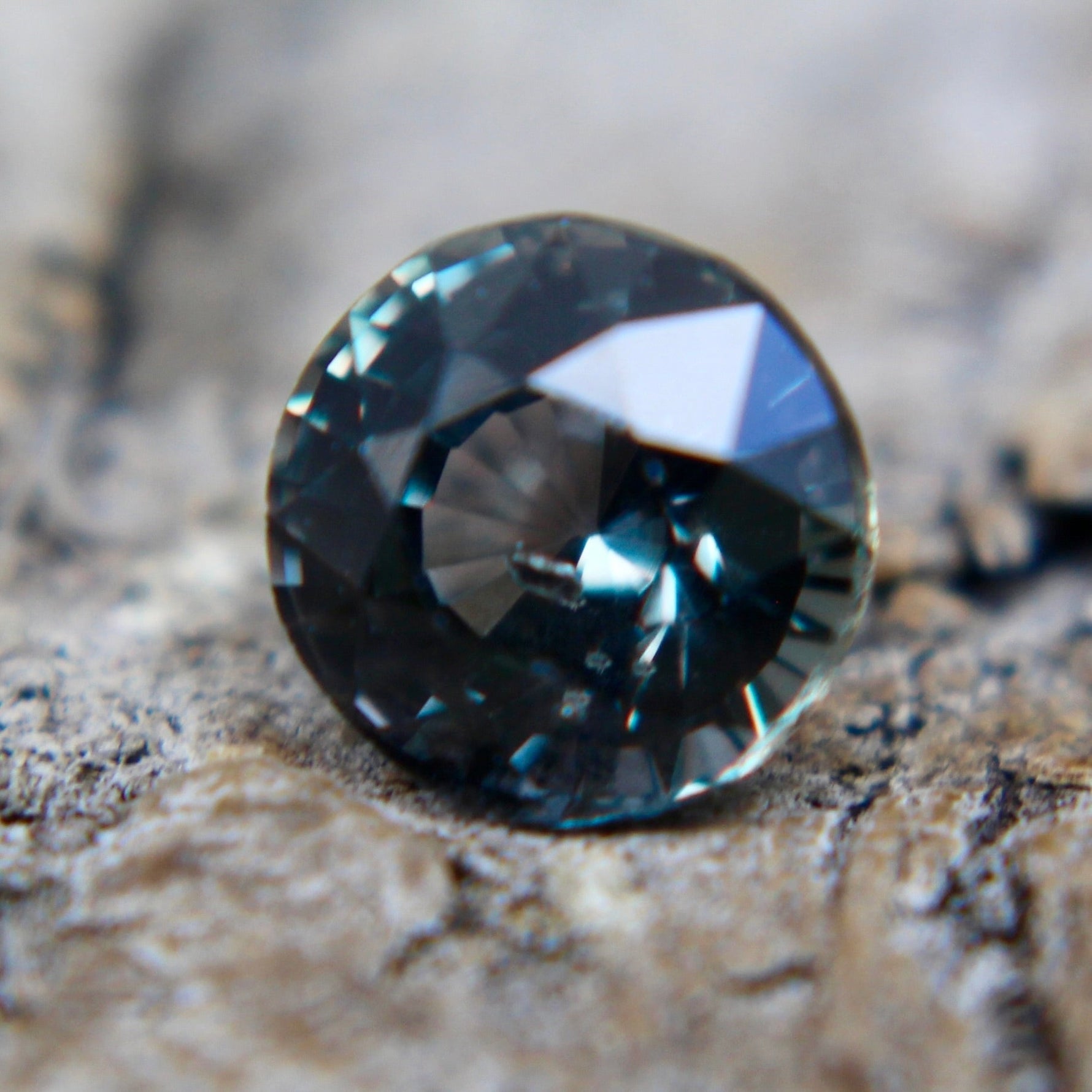 Natural Green Sapphire - Sapphirepal