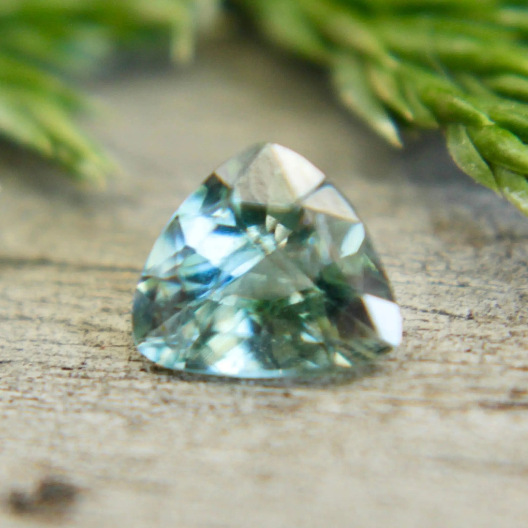 Natural Green Sapphire - Sapphirepal