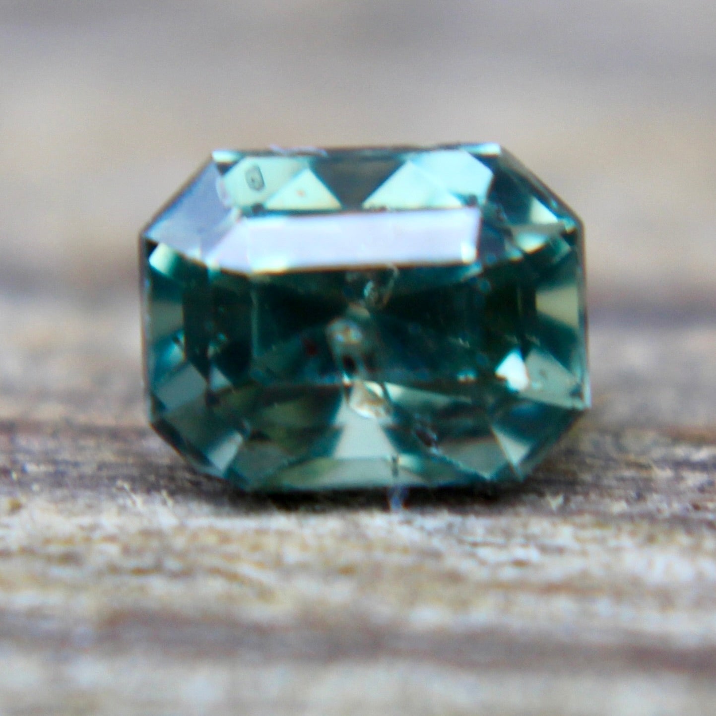Natural Green Sapphire - Sapphirepal