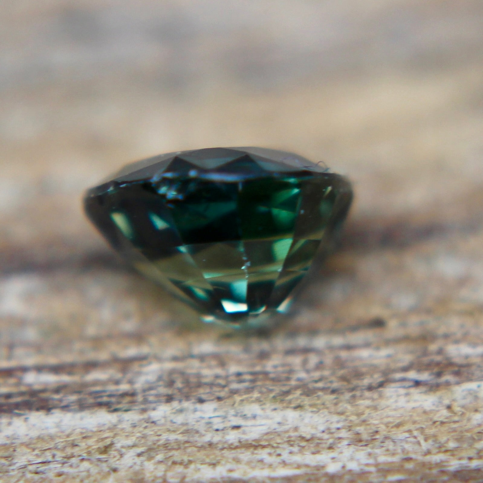 Natural Green Sapphire - Sapphirepal