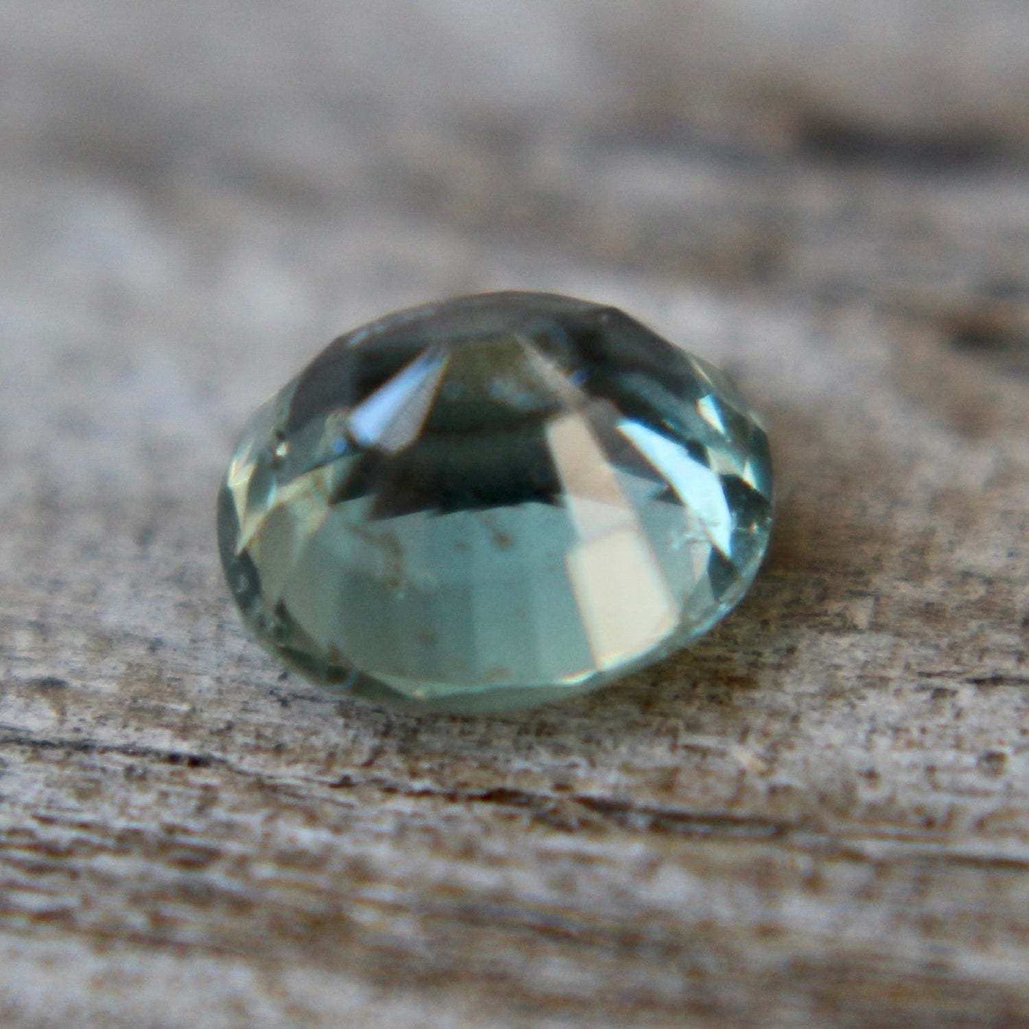 Natural Green Sapphire - Sapphirepal