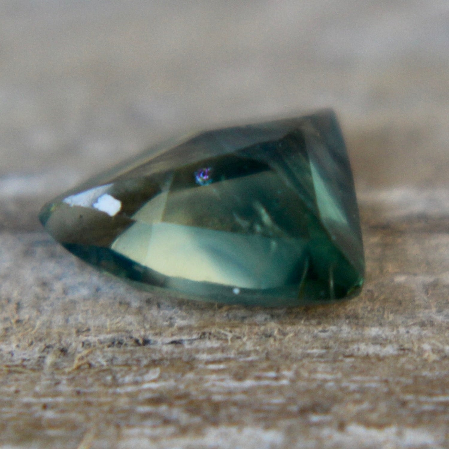 Natural Green Sapphire - Sapphirepal