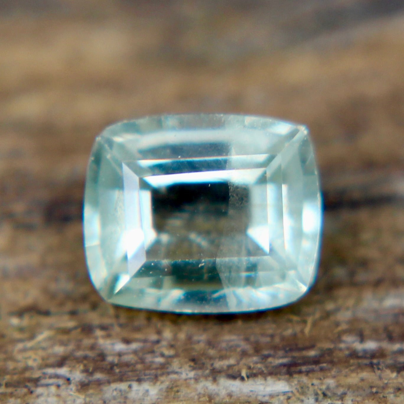 Natural Green Sapphire - Sapphirepal