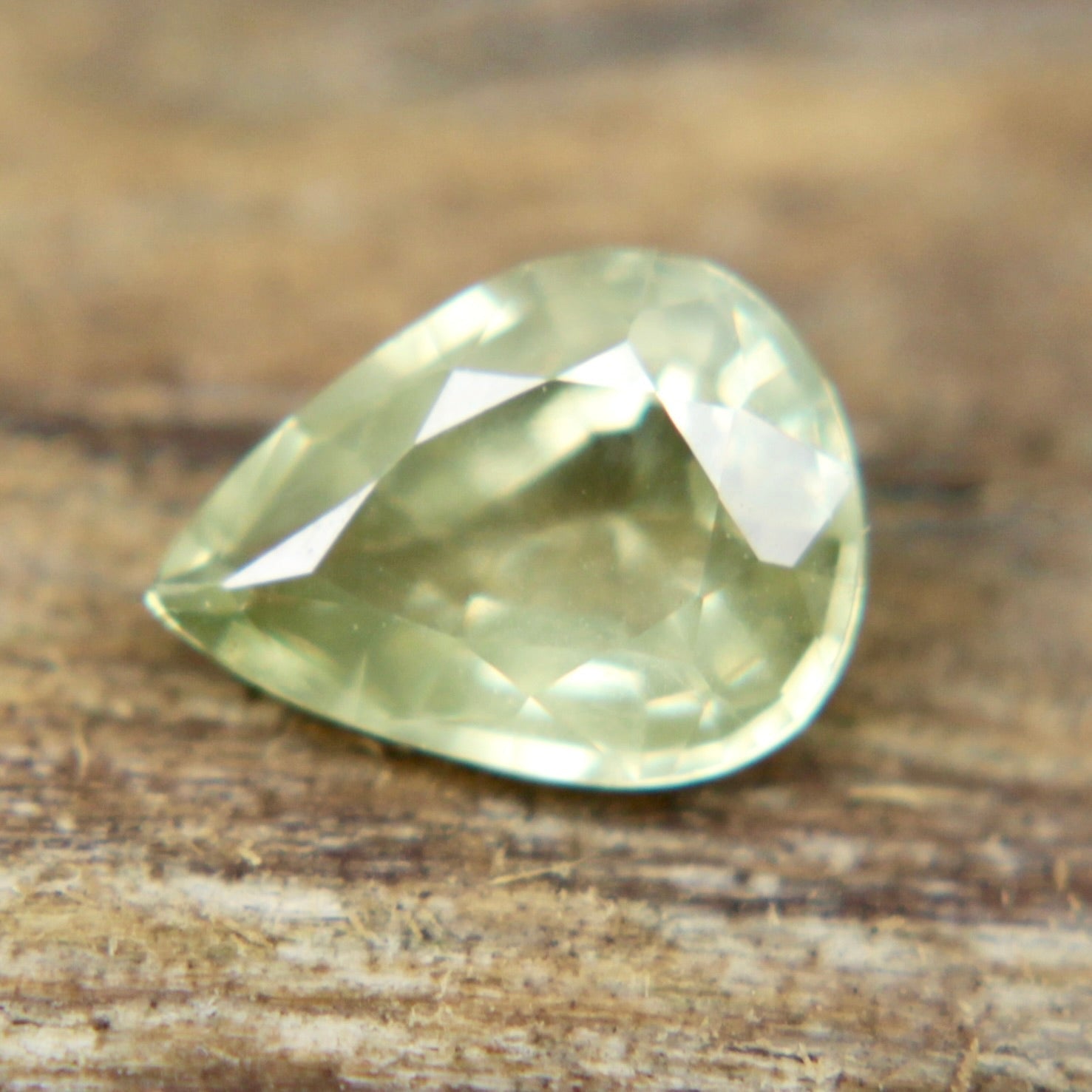 Natural Green Sapphire - Sapphirepal
