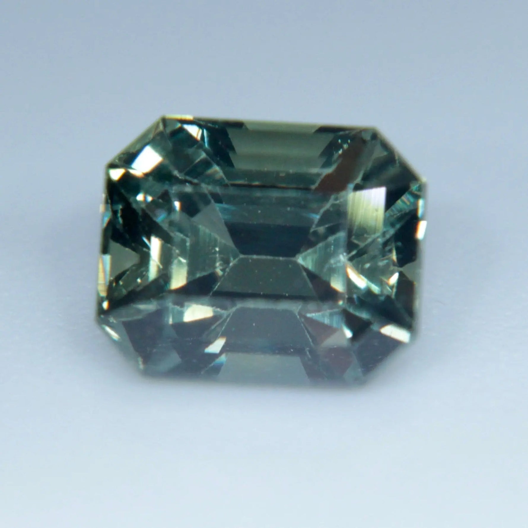 Natural Green Sapphire - Sapphirepal