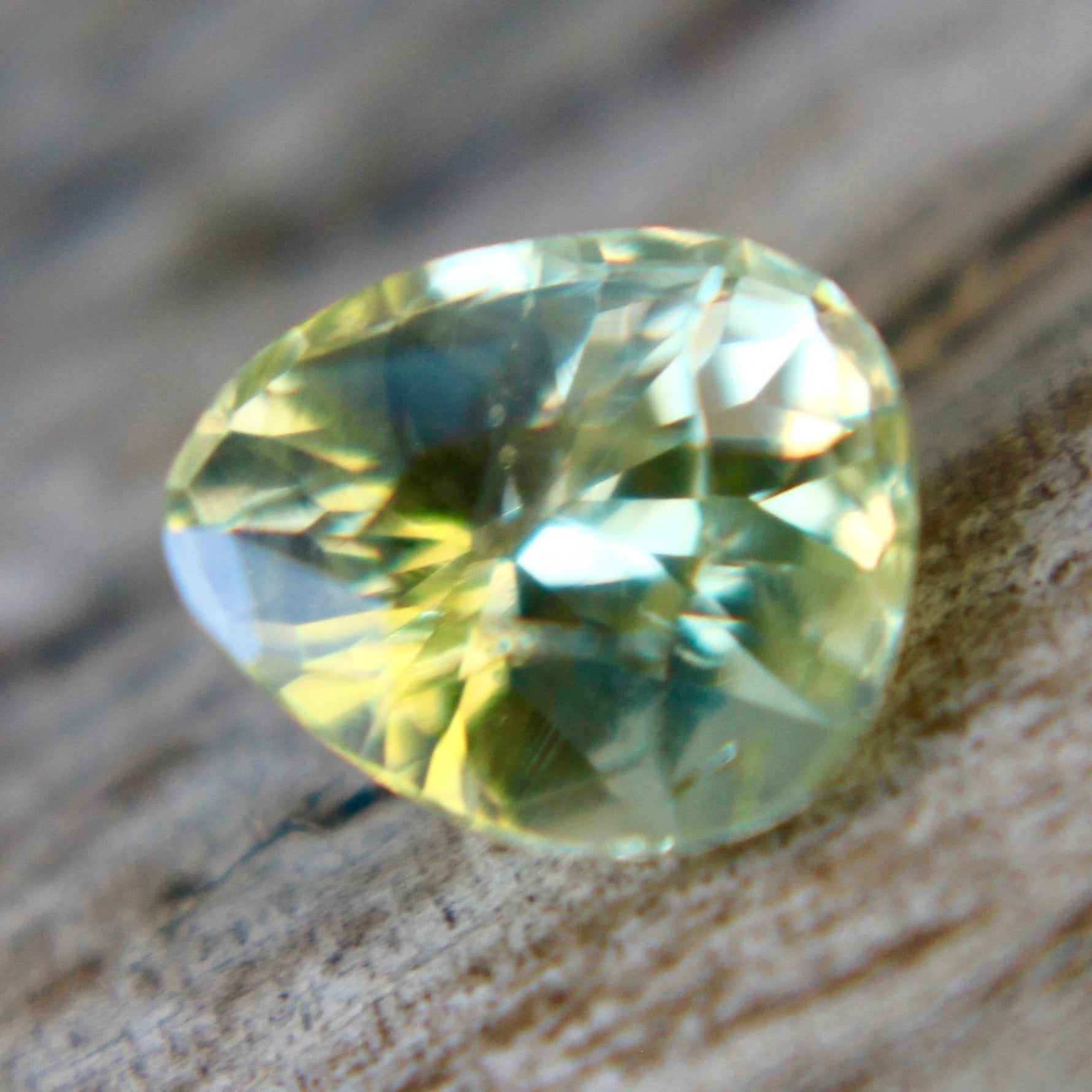 Natural Green Sapphire - Sapphirepal