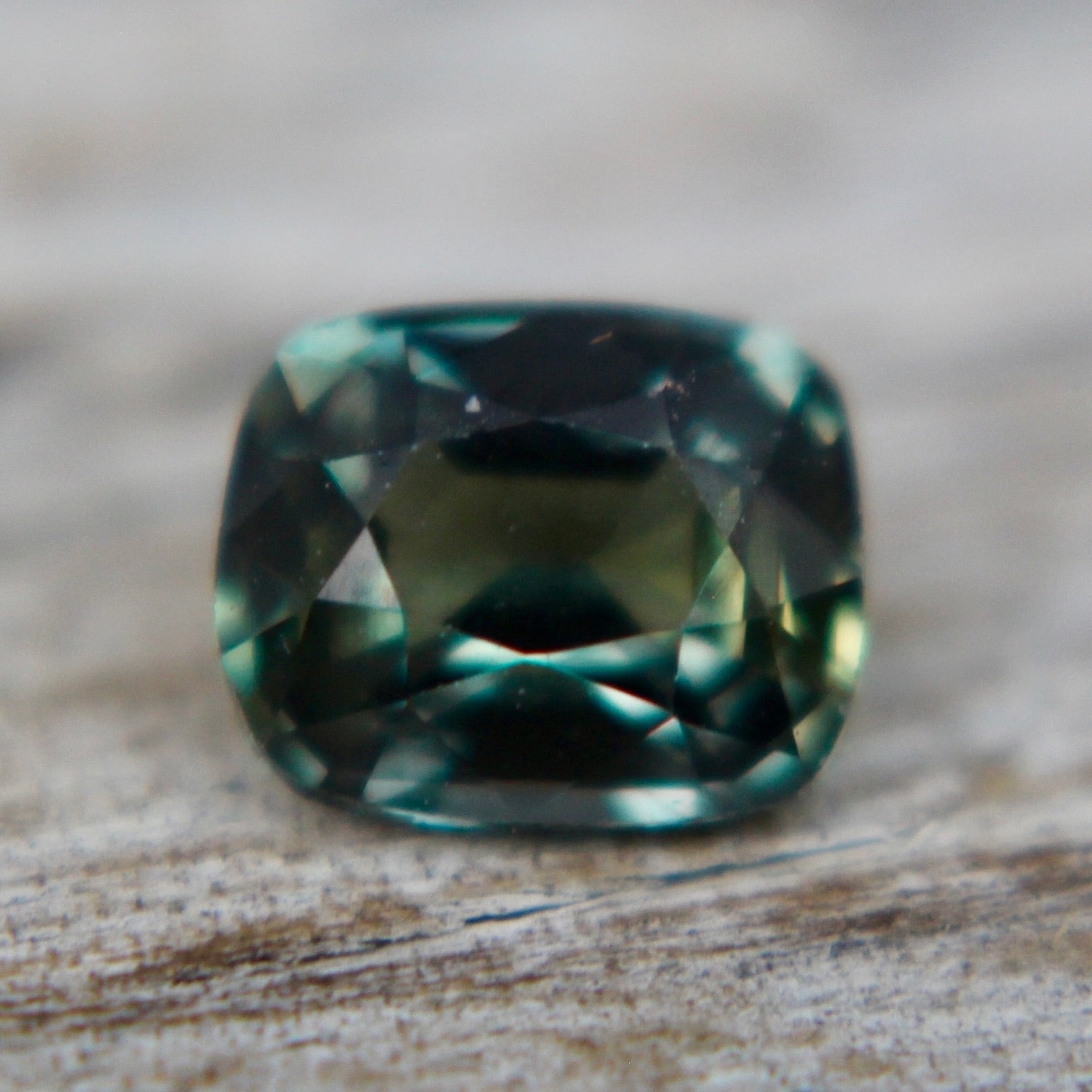 Natural Green Sapphire - Sapphirepal
