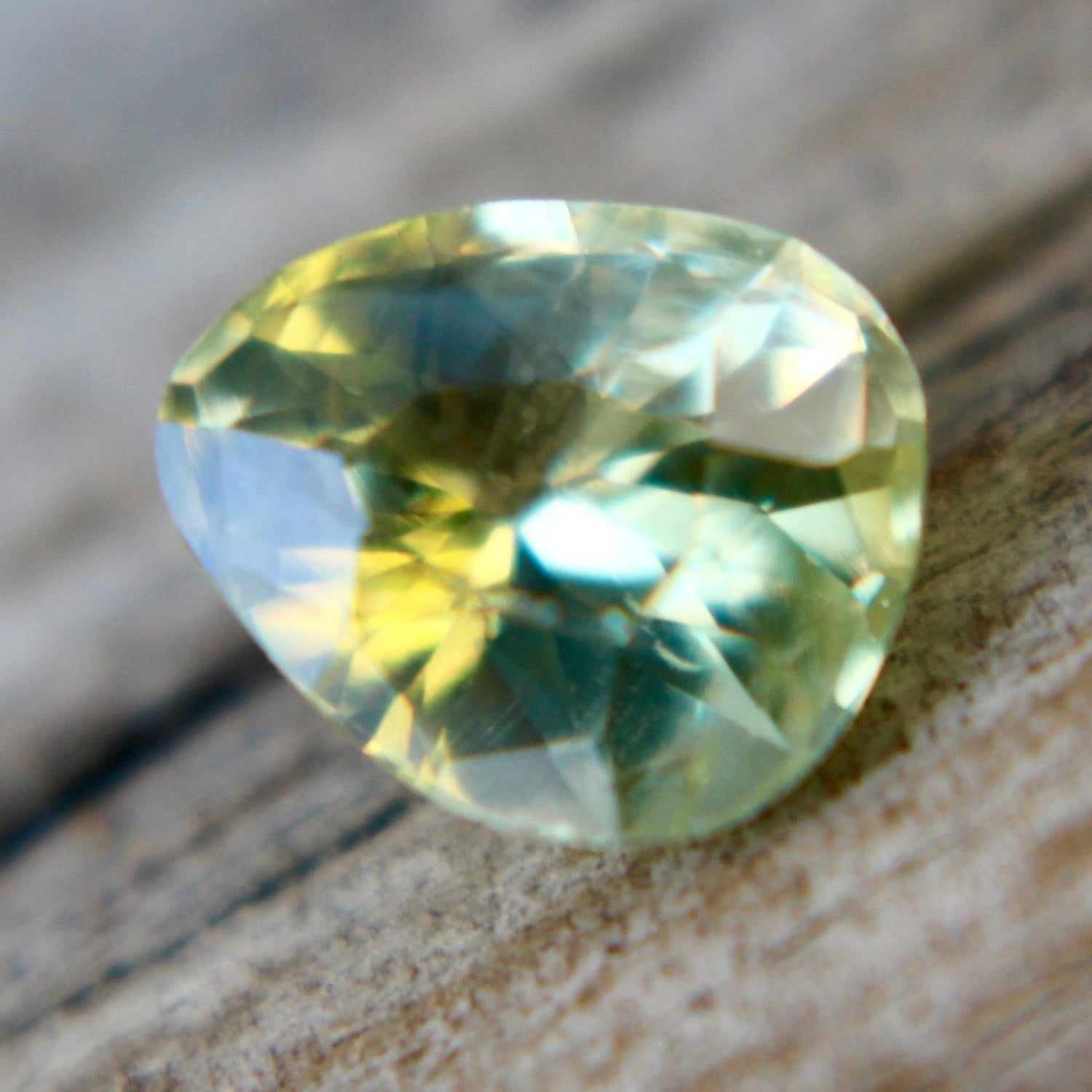 Natural Green Sapphire - Sapphirepal