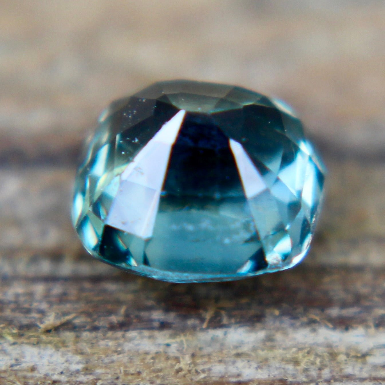 Natural Green Sapphire - Sapphirepal
