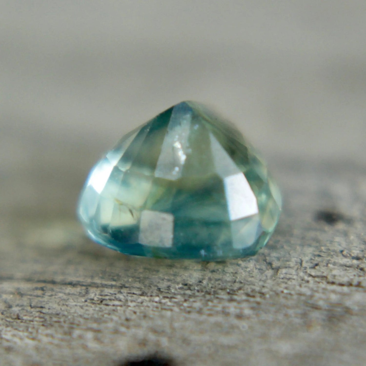 Natural Green Sapphire - Sapphirepal