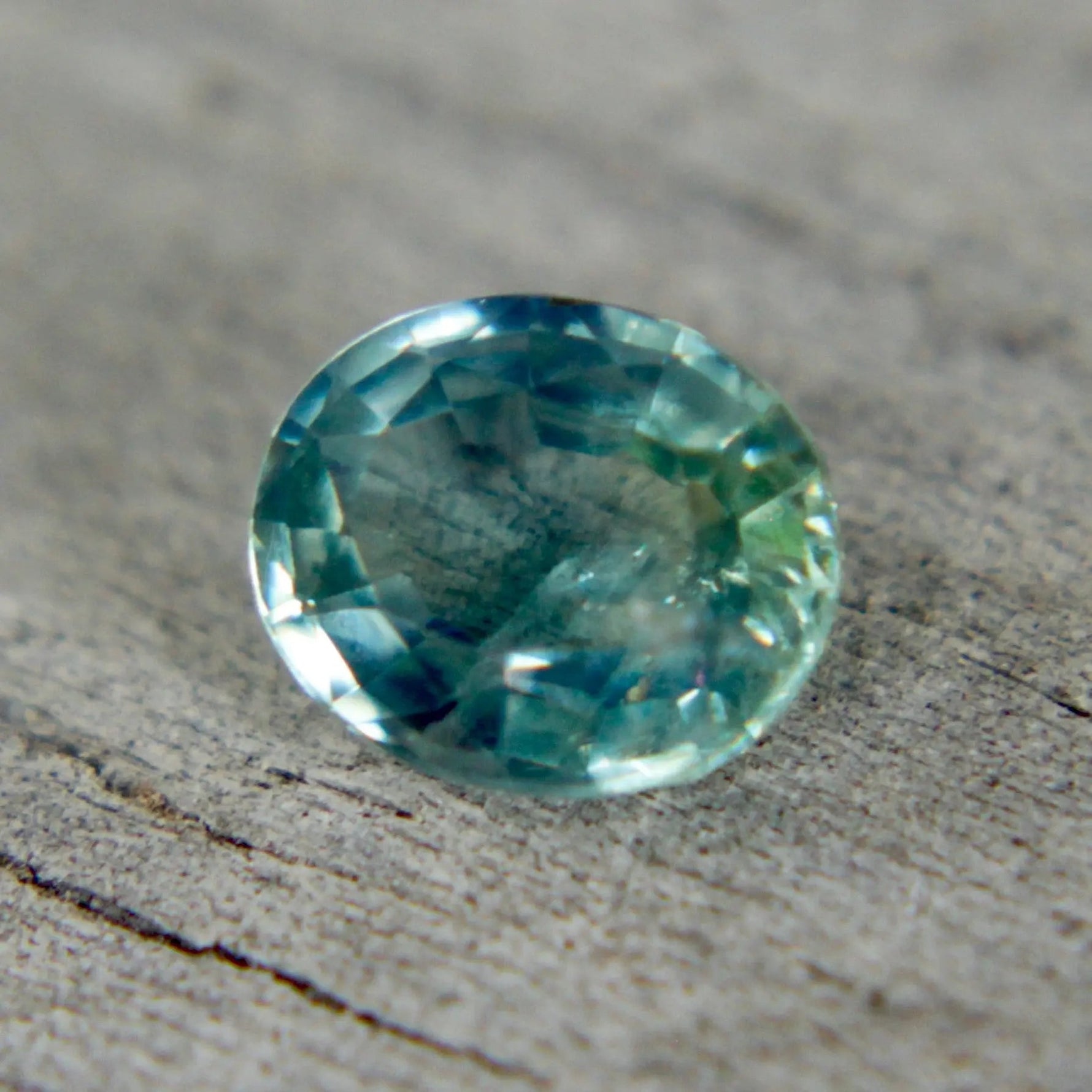 Natural Green Sapphire - Sapphirepal