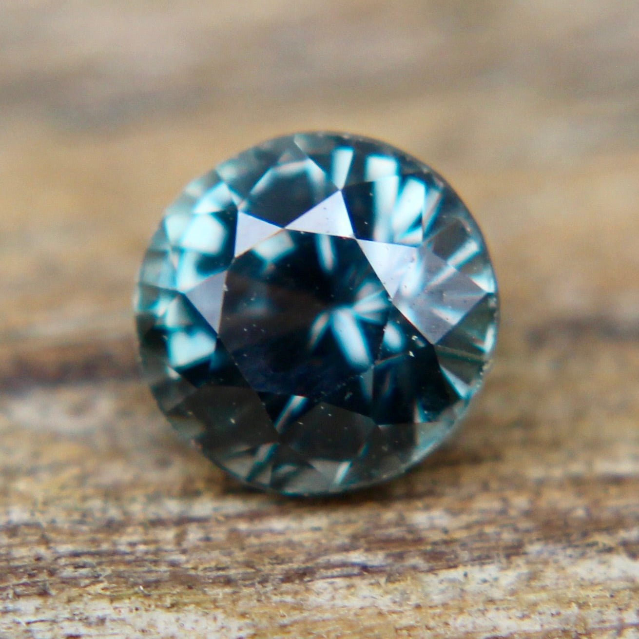 Natural Green Sapphire - Sapphirepal