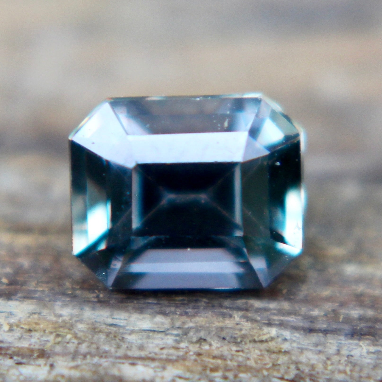 Natural Green Sapphire - Sapphirepal