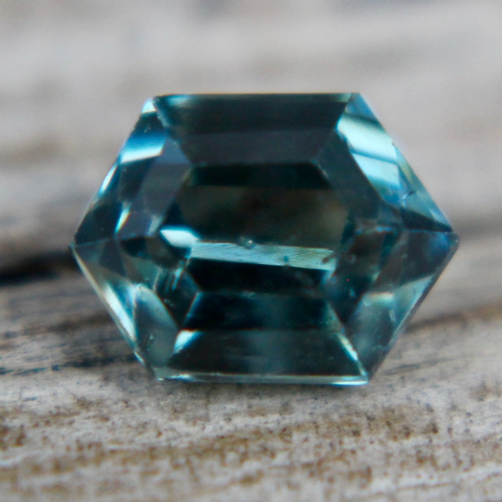 Natural Green Sapphire - Sapphirepal