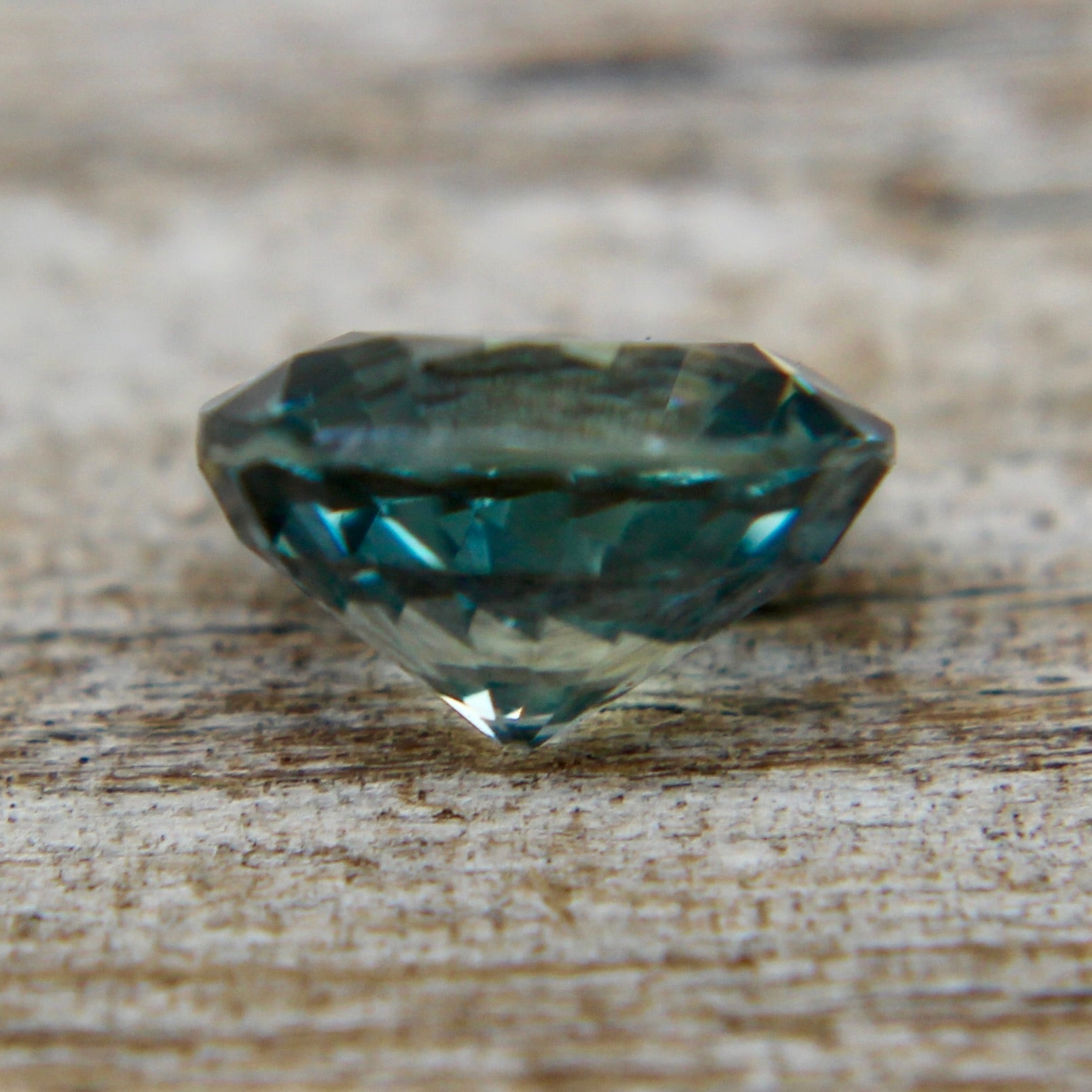 Natural Green Sapphire - Sapphirepal