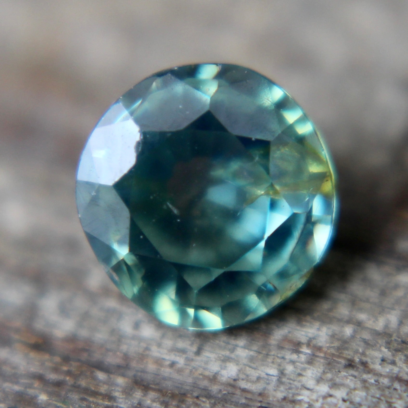 Natural Green Sapphire - Sapphirepal