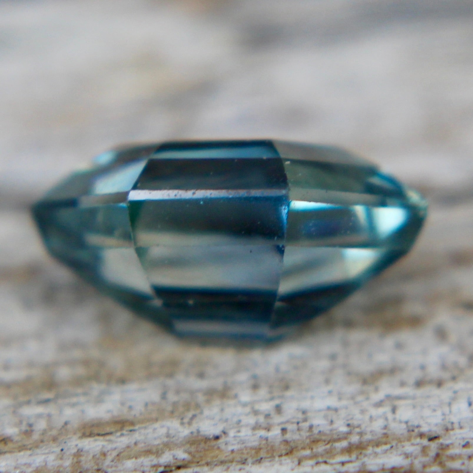 Natural Green Sapphire - Sapphirepal