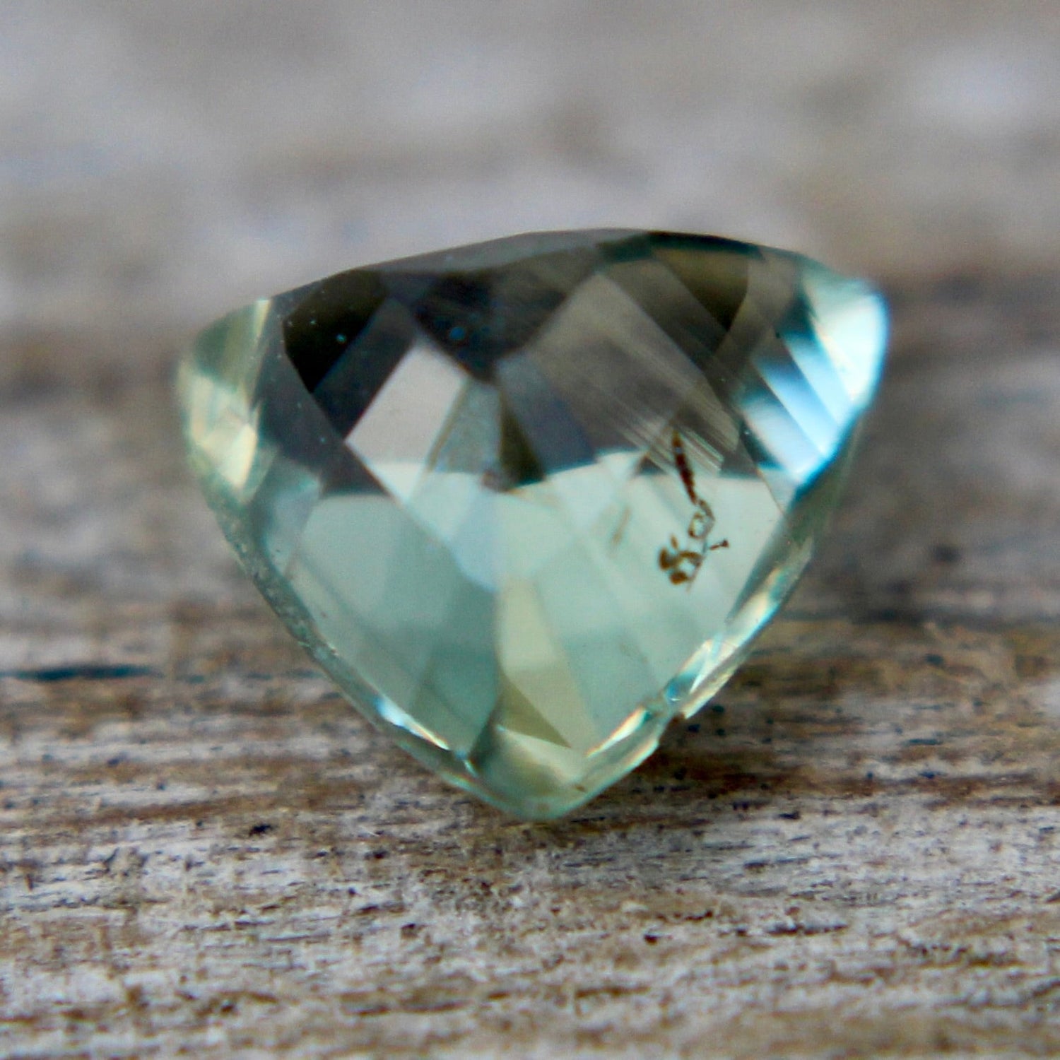 Natural Green Sapphire - Sapphirepal
