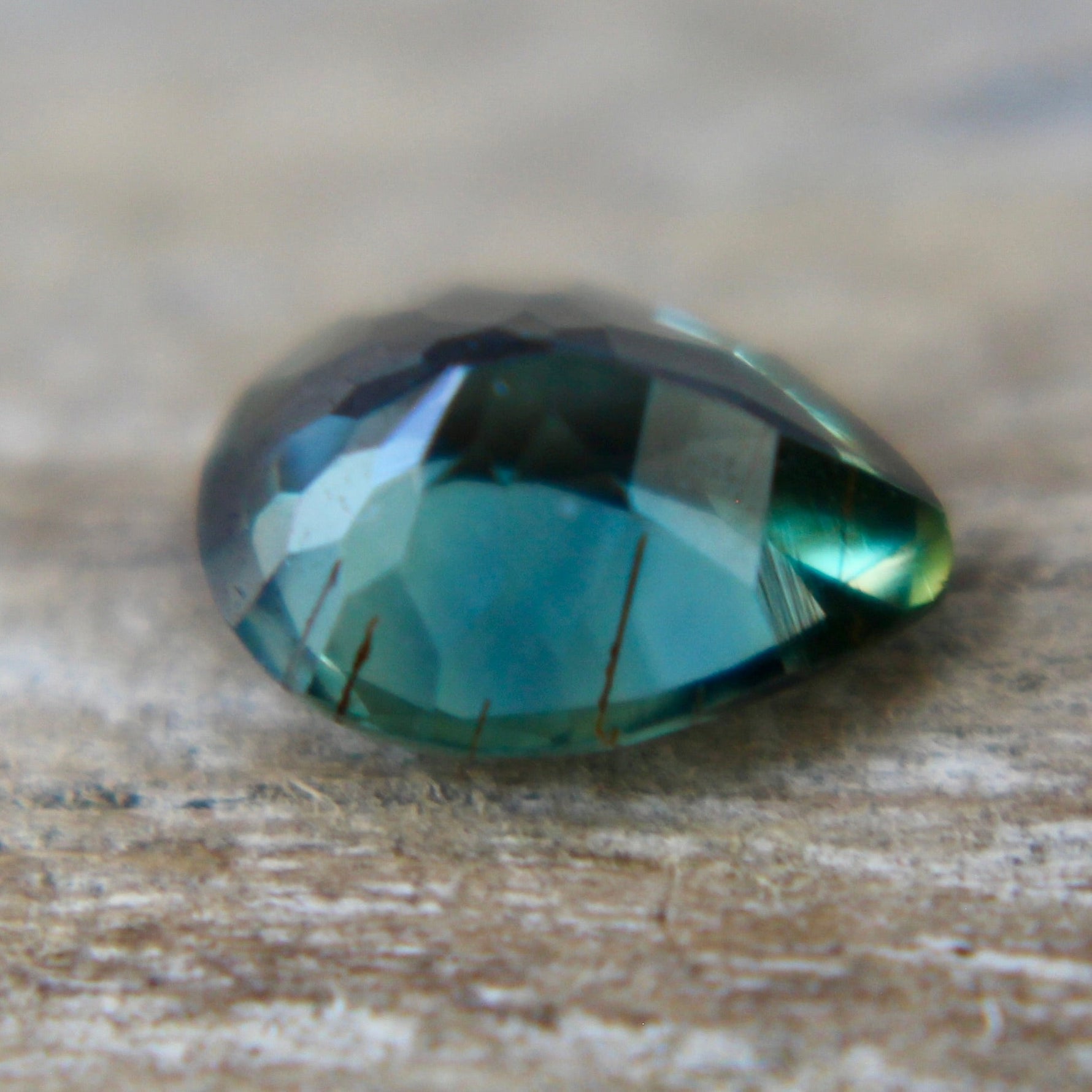 Natural Green Sapphire - Sapphirepal