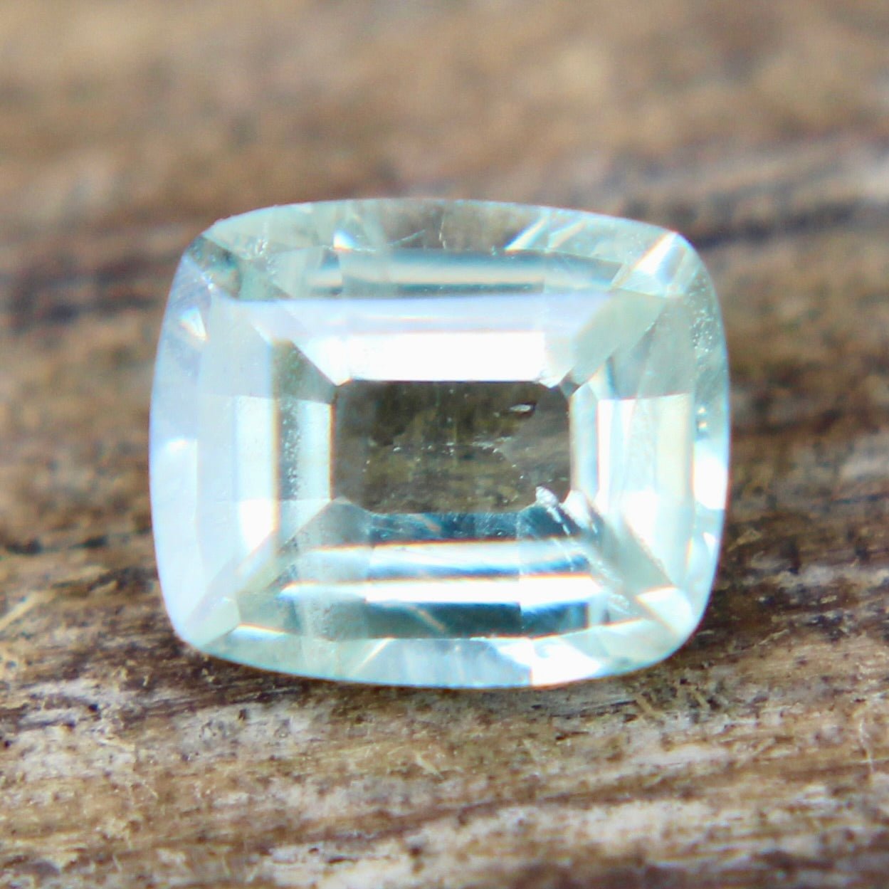 Natural Green Sapphire - Sapphirepal