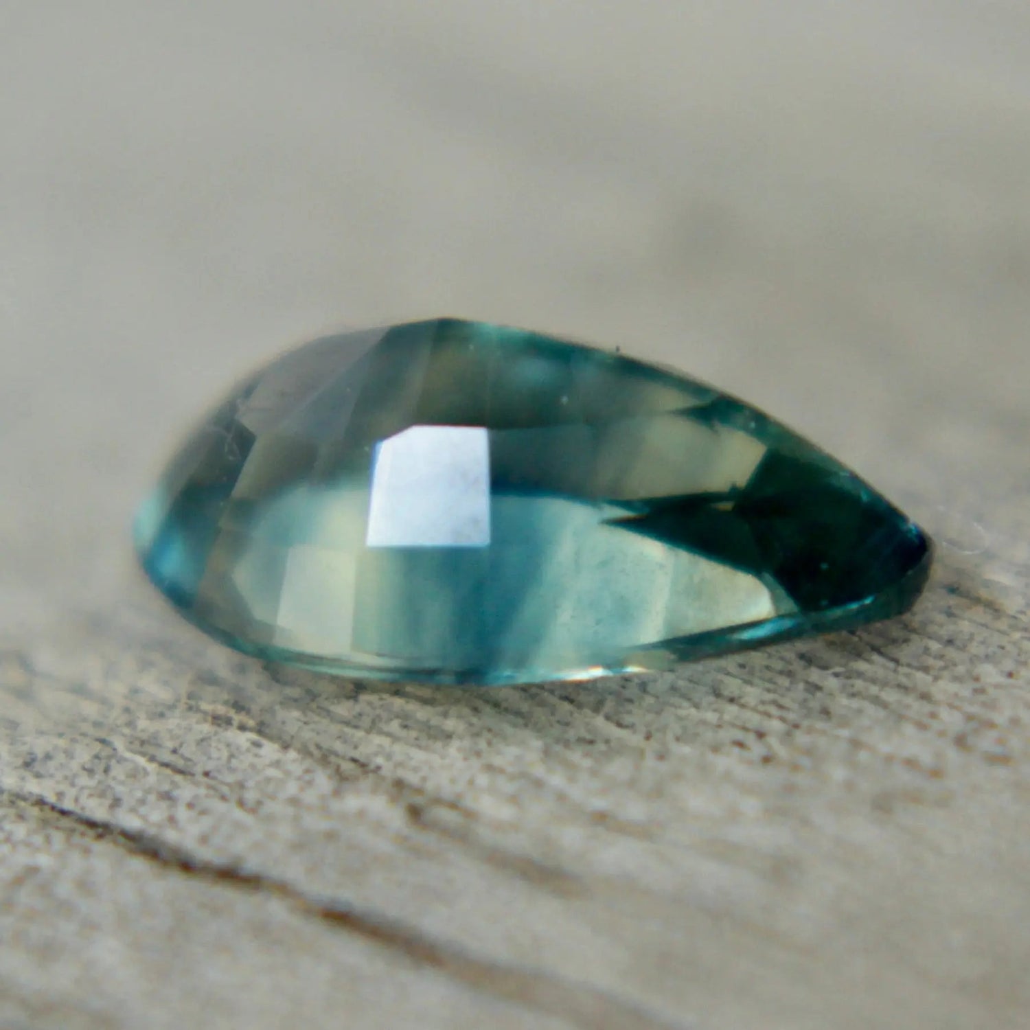 Natural Green Sapphire - Sapphirepal