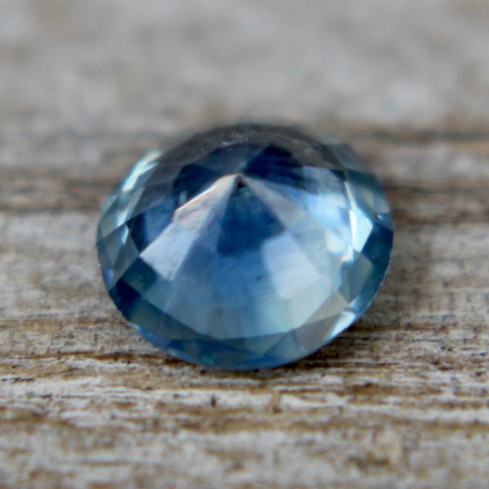 Natural Green Sapphire - Sapphirepal