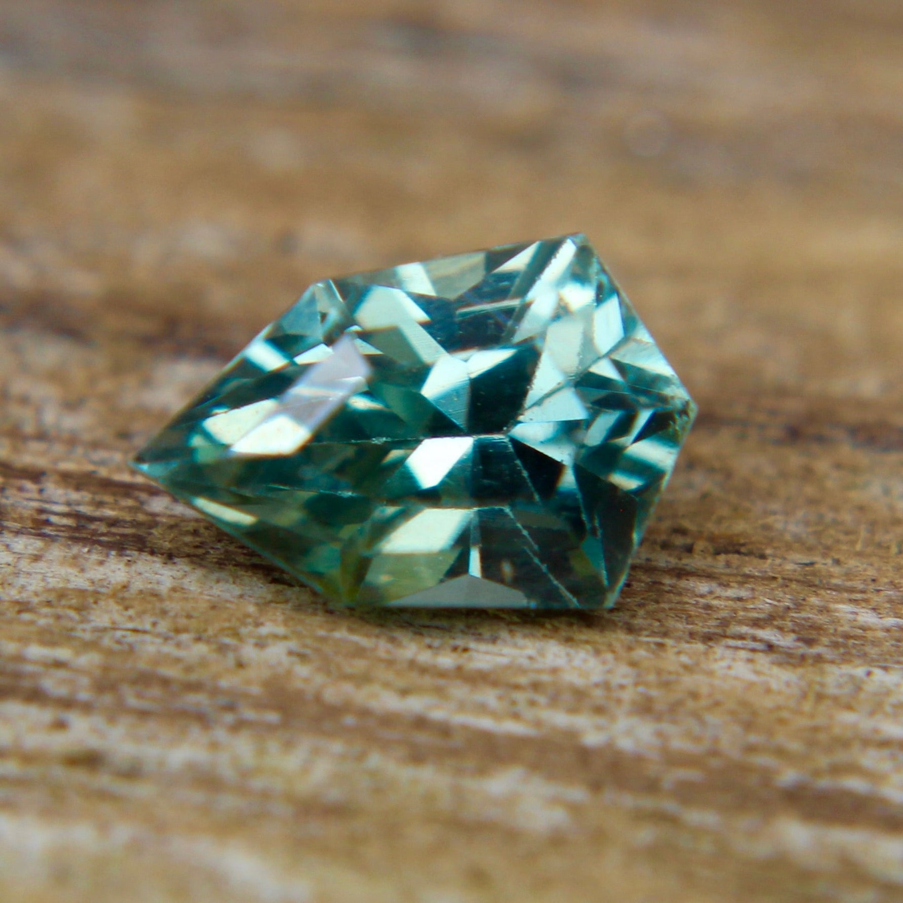 Natural Green Sapphire - Sapphirepal