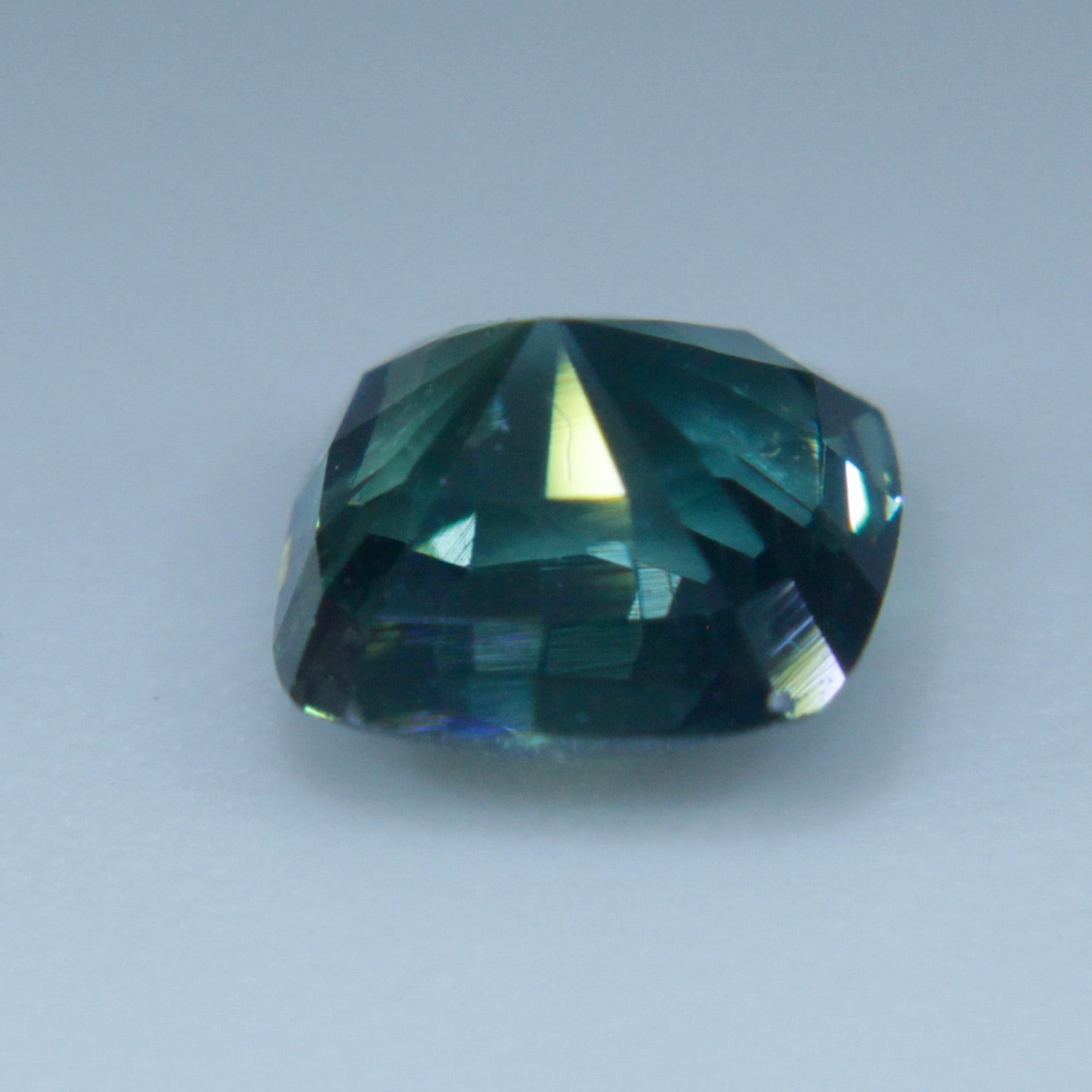 Natural Green Sapphire - Sapphirepal