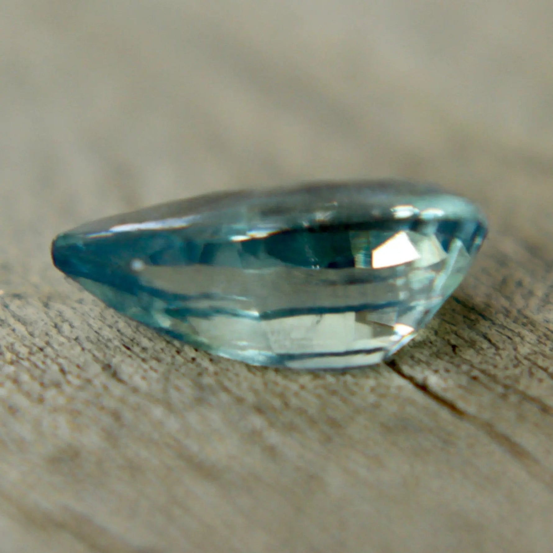 Natural Green Sapphire - Sapphirepal