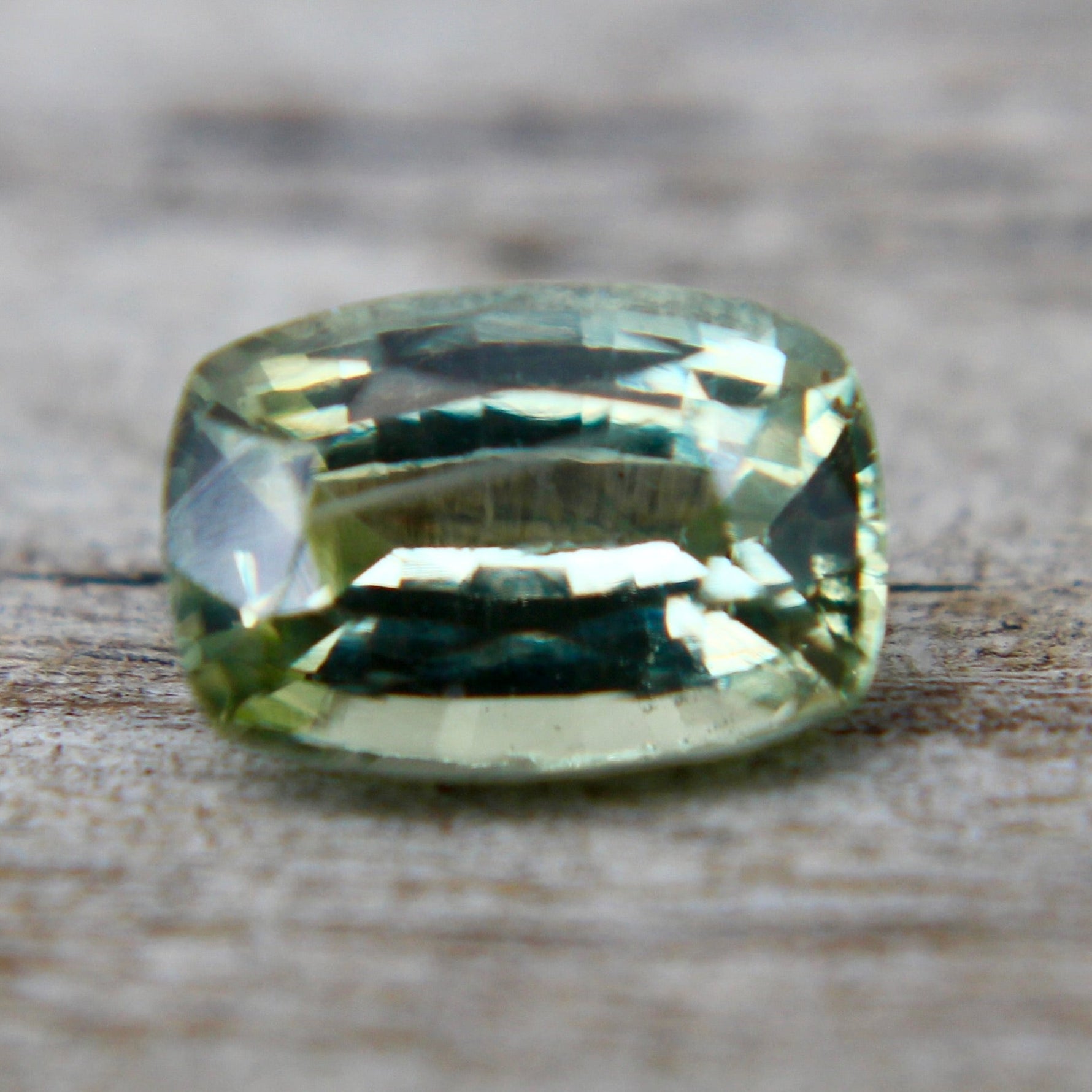 Natural Green Sapphire - Sapphirepal