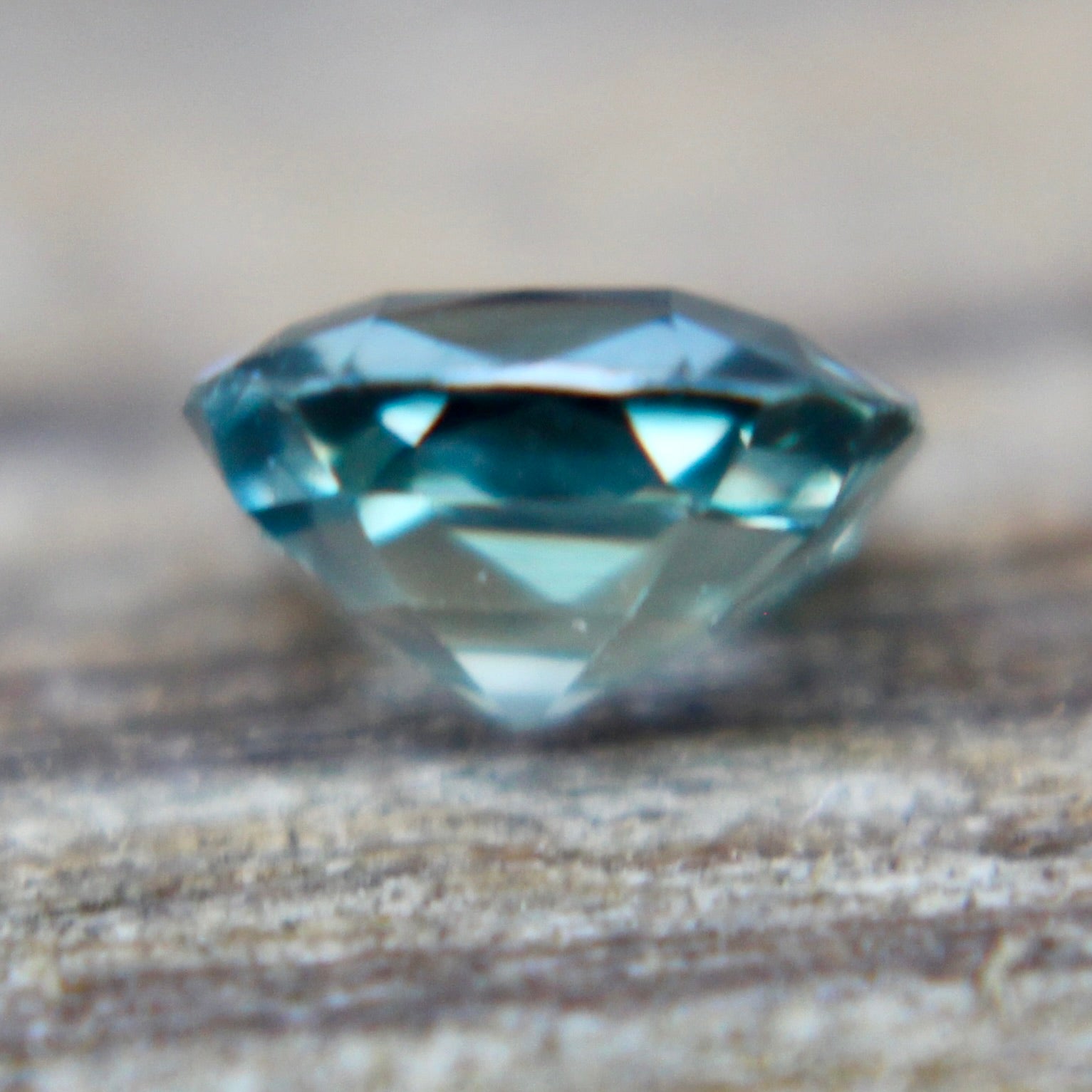 Natural Green Sapphire - Sapphirepal