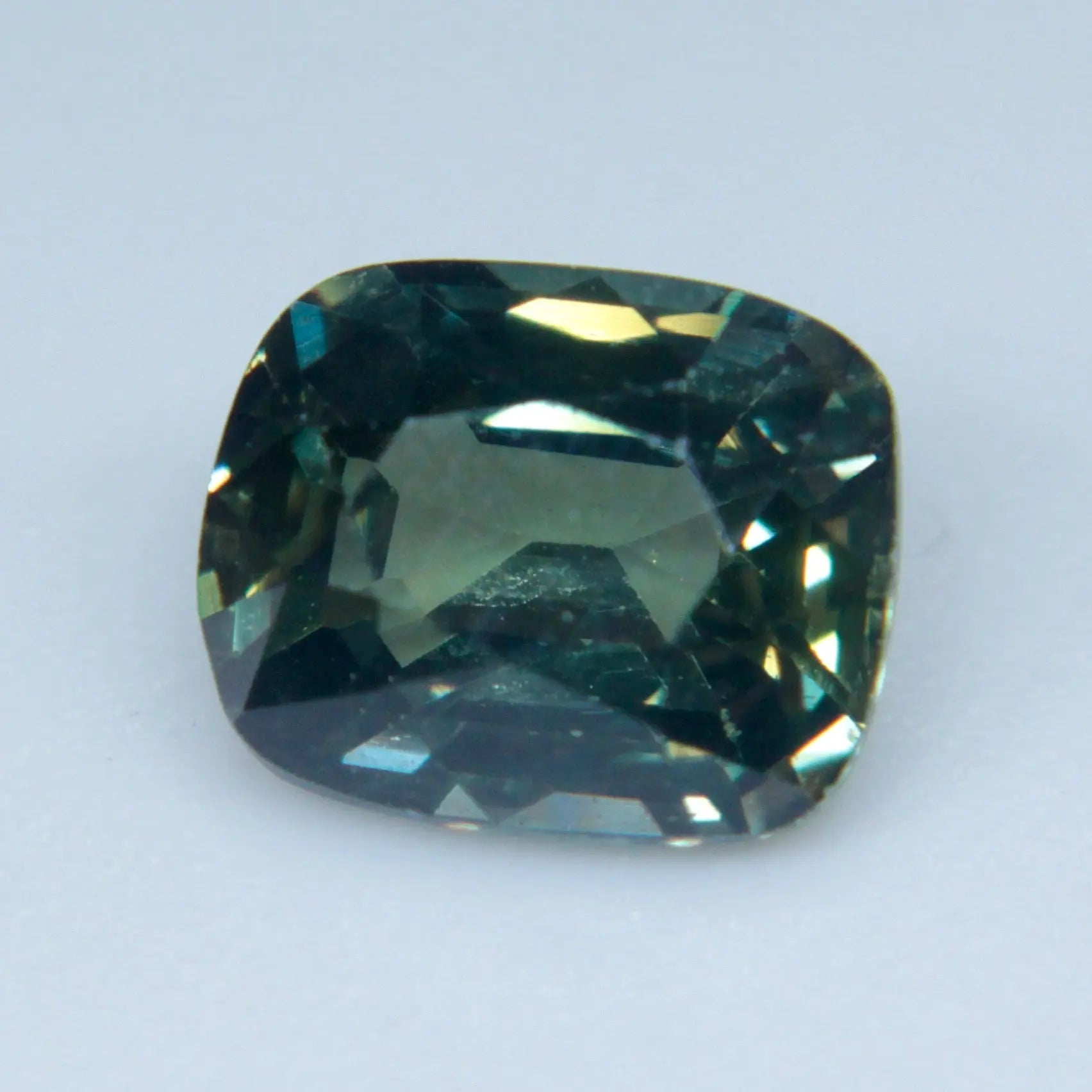 Natural Green Sapphire - Sapphirepal