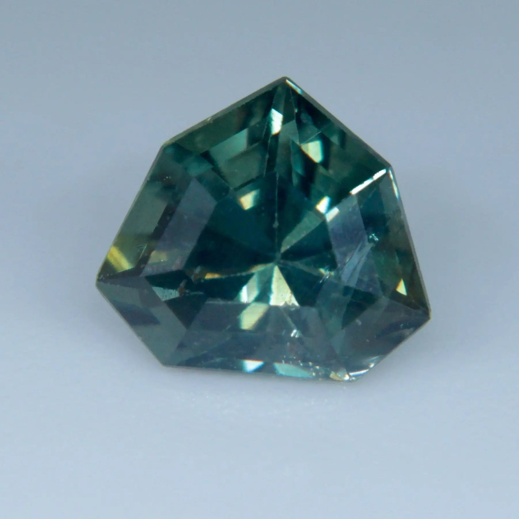 Natural Green Sapphire - Sapphirepal