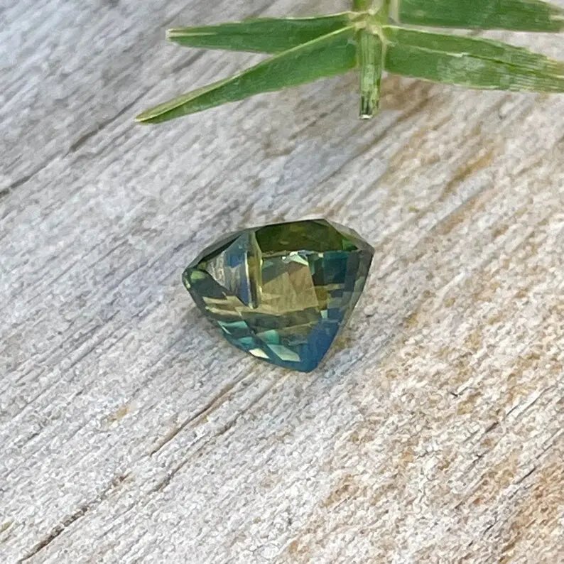 Natural Green Sapphire - Sapphirepal